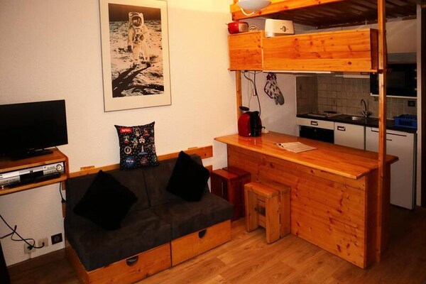 Gezellig studio-appartement op het levendige plein, direct aan de piste - thumbnail 5
