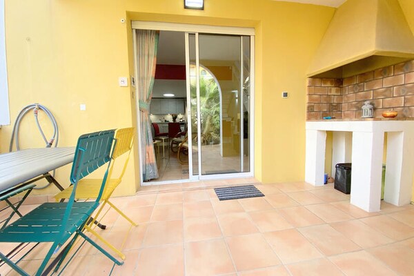 Naturistisch appartement met airco en privéterras in Agde, Occitanië - thumbnail 1