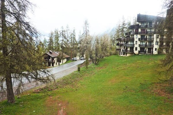Knus appartement op 100m van de lift met valleizicht in Les Orres - thumbnail 1
