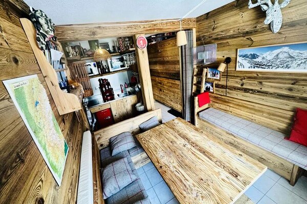 Compact studio-appartement op 3 minuten van de piste in Val d'Isère - thumbnail 2