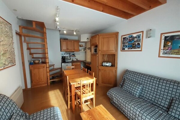 Authentiek 6-persoons appartement op 50m van de gondellift in Valfréjus - thumbnail 2