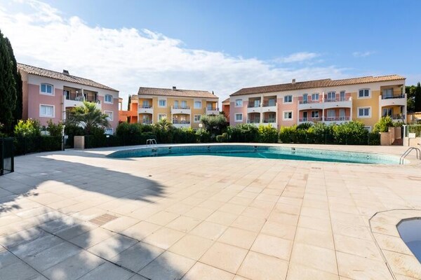 Zonnig appartement op 20 ha park bij Les Issambres, op 3 km van het strand - thumbnail 4