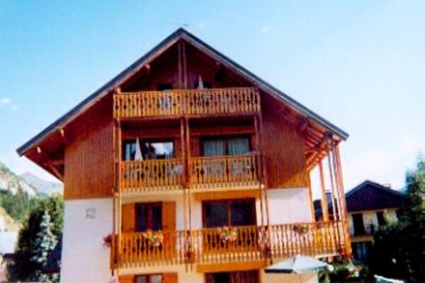 Authentiek chalet in Valloire, 250m van de lift en dichtbij het dorpshart - thumbnail 3