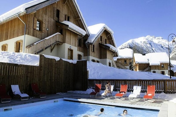 Alpine charme in Saint-Colomban: appartement voor 5 met zwembad - thumbnail 1