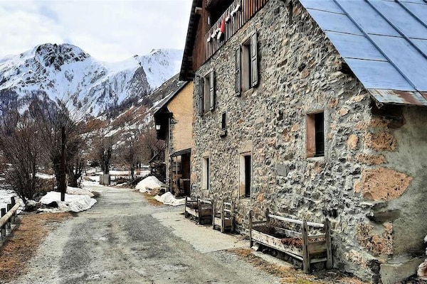 Authentiek landhuis in Valloire voor 8 personen met tuin en uitzicht op de Alpen - thumbnail 2