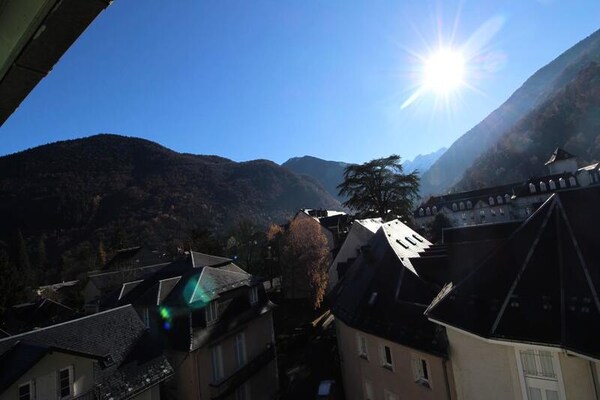 Knus appartement met panoramisch bergzicht in Luchon - thumbnail 5