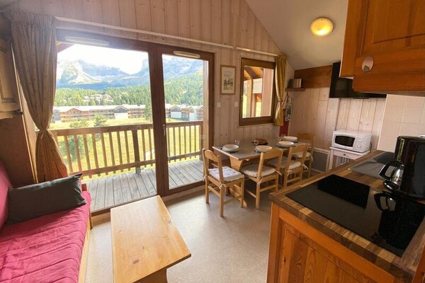 Knus appartement op 200m van de piste met uitzicht op de Pic de Bure - thumbnail 4