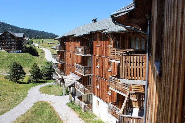 Alpien appartement in Résidence Les Chaumettes met panoramisch uitzicht op Pic de Bure - thumbnail 3