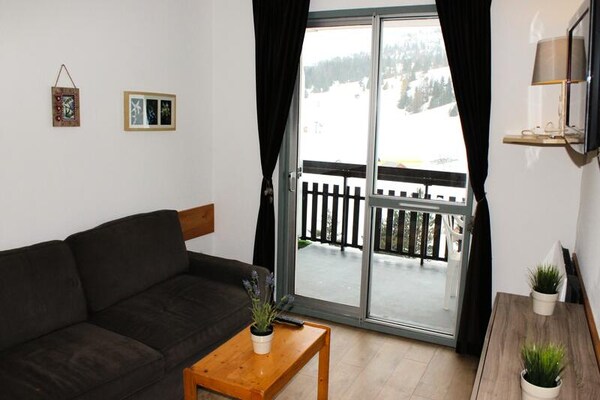 Appartement op 8e verdieping met zuidbalkon en directe toegang tot de pistes - thumbnail 2