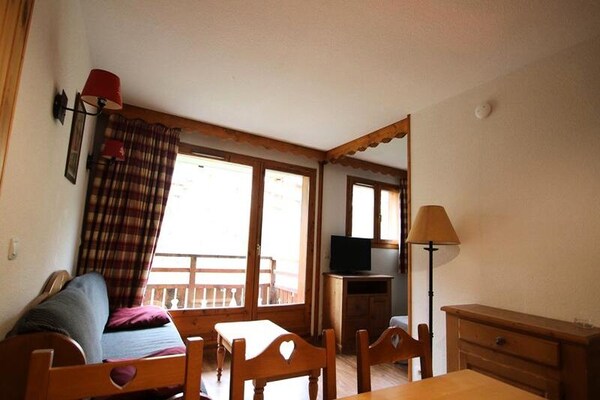 Appartement aan de piste in Puy Saint Vincent met balkon en zwembad - thumbnail 4
