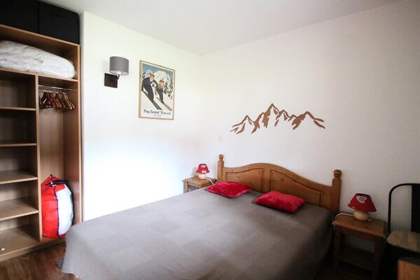 Knus appartement op de piste in Puy Saint Vincent met zwembad en sauna - thumbnail 4