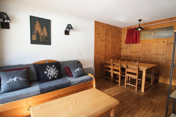 Appartement op 1800m in Puy Saint Vincent met balkon en zwembad - thumbnail 3