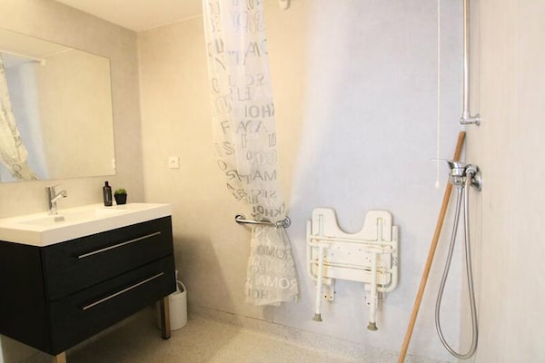 Appartement op 1800m met directe piste-toegang en zwembad in Puy Saint Vincent - thumbnail 6