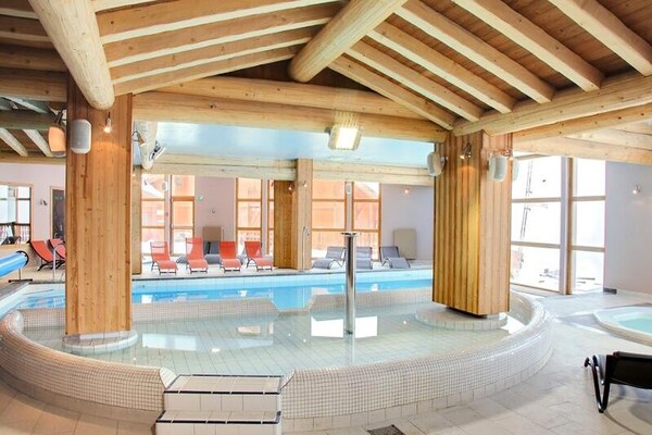 Panoramisch 6-slaapkamerappartement met sauna op 50m van de piste - thumbnail 1