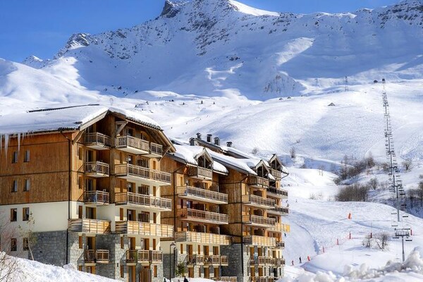 Knus appartement op 100m van de piste met zwembad en sauna - thumbnail 1