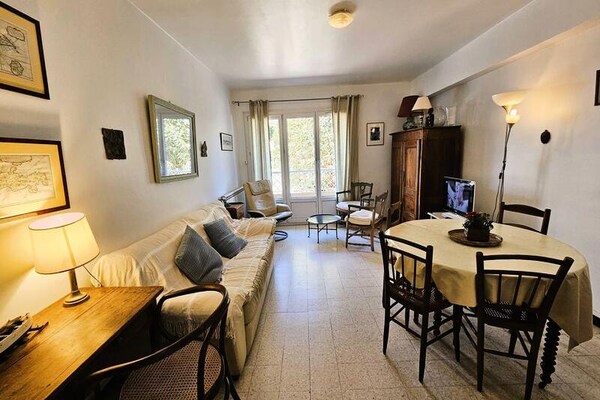 Appartement met omheinde tuin op loopafstand van haven en strand in Sanary-sur-Mer - thumbnail 3