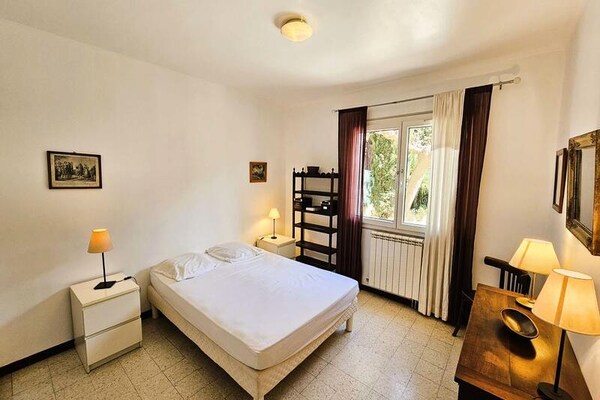 Appartement met omheinde tuin op loopafstand van haven en strand in Sanary-sur-Mer - thumbnail 5