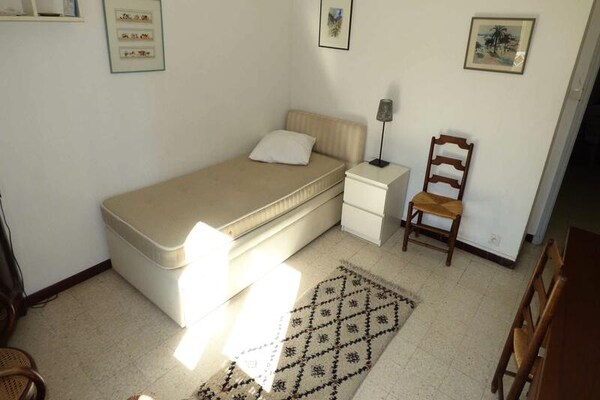 Appartement met omheinde tuin op loopafstand van haven en strand in Sanary-sur-Mer - thumbnail 6
