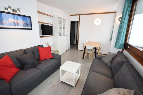 Gereno­veerd 6-persoonsappartement met uitzicht op Mont Blanc in Plagne Centre - thumbnail 1