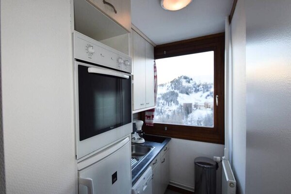 Gereno­veerd 6-persoonsappartement met uitzicht op Mont Blanc in Plagne Centre - thumbnail 5