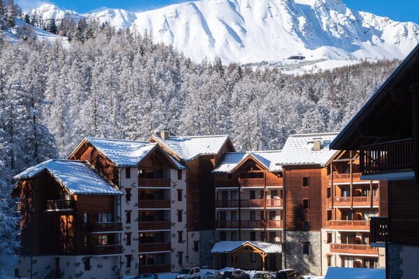 Appartement in Vars met ski-in/ski-out, zwembad en balkon voor 4 personen - thumbnail 3