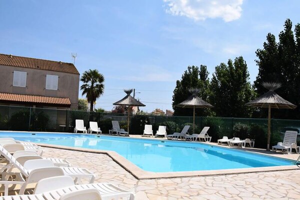 Duplex aan het kanaal in Marseillan met zwembad, vlakbij zee - thumbnail 1
