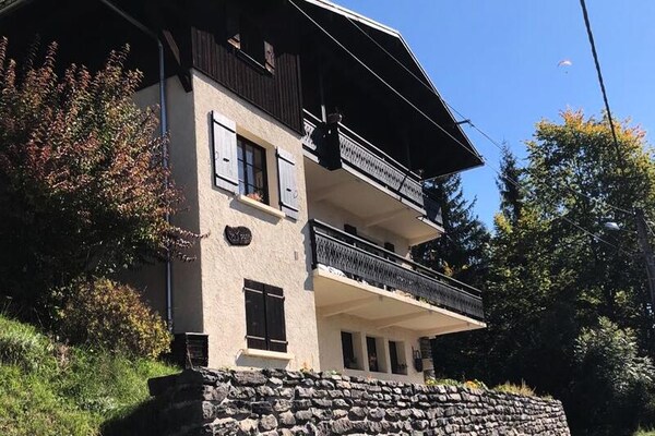 Chalet Mollaz: knus appartement met fenomenaal uitzicht op de Mont Joly - thumbnail 1