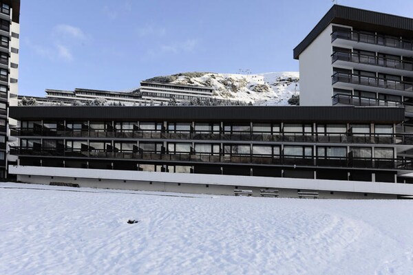 Zonnig studio-appartement met balkon en ski-in/ski-out in Les Belleville - thumbnail 1