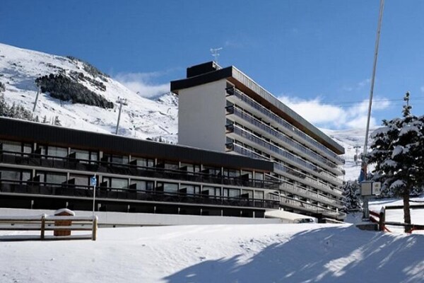 Zonnig studio-appartement met balkon en ski-in/ski-out in Les Belleville - thumbnail 4