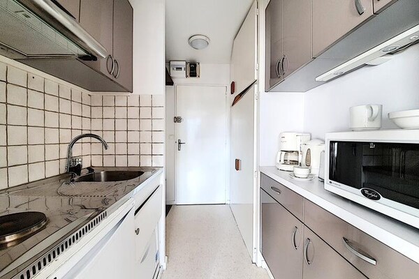 Zonnig studio-appartement op de piste in Les Menuires - thumbnail 6