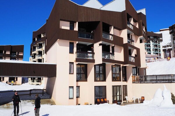 Ski-in/ski-out appartement op de piste in Reberty 1850 - thumbnail 2