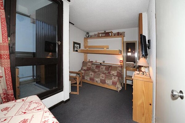 Knusse ski-in/ski-out studio op 1850m hoogte in Reberty, Les Menuires - thumbnail 2