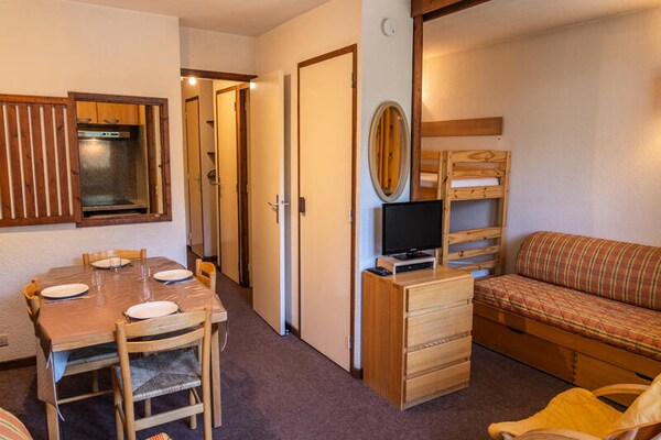 Zonnig appartement op 10e verdieping met panoramisch uitzicht in Les Orres 1650 - thumbnail 1
