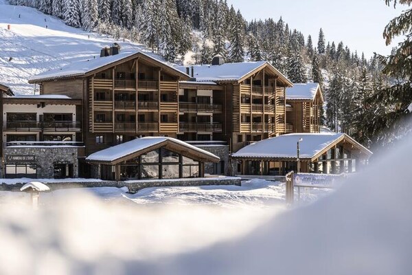 Appartement 6p in Manigod met zwembad, sauna & directe toegang tot de piste - thumbnail 4