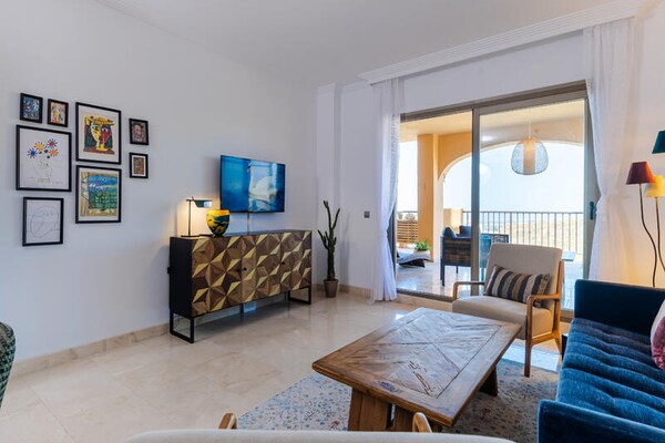 Stijlvol appartement met 3 slaapkamers en panoramisch uitzicht in Benahavís - thumbnail 4