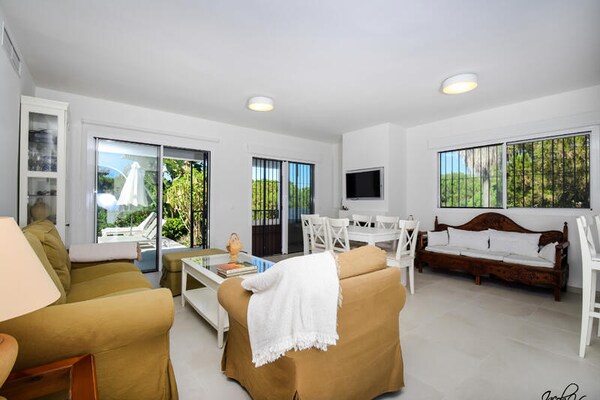 Zonovergoten appartement met privézwembad en tuin nabij Marbella - thumbnail 4