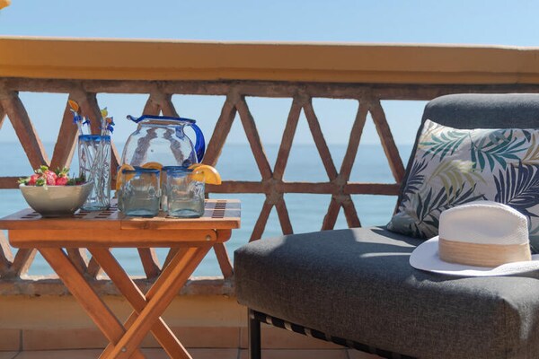 Luxe appartement aan zee met panoramisch uitzicht in Rio Real, Marbella - thumbnail 2