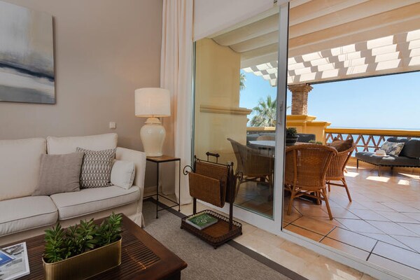 Luxe appartement aan zee met panoramisch uitzicht in Rio Real, Marbella - thumbnail 5
