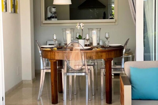 Modern appartement aan kristalheldere lagune in Casares, vlakbij Estepona - thumbnail 4