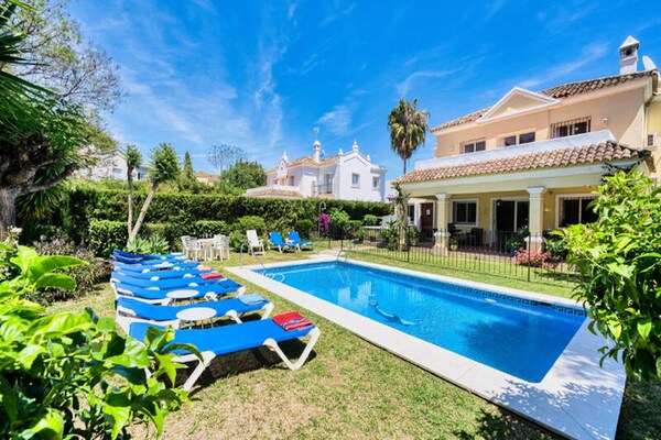 Elegante villa met dakterras en zwembad nabij Marbella - thumbnail 1