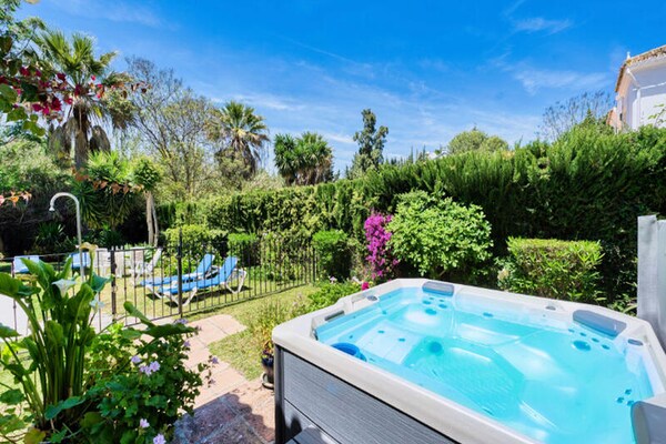 Elegante villa met dakterras en zwembad nabij Marbella - thumbnail 3