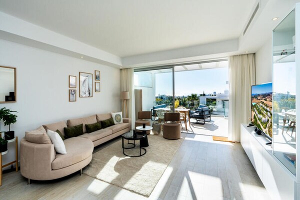 Luxe appartement aan kristalheldere lagune in Casares, vlakbij Marbella - thumbnail 5