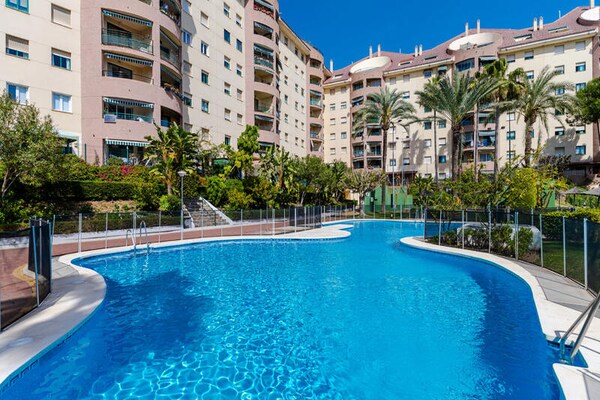 Modern appartement in centrum Marbella met privéterrassen en zicht op La Concha - thumbnail 3