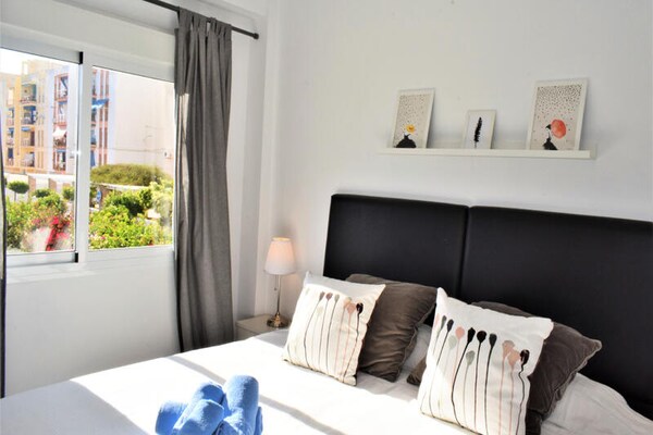 Zonnig appartement op 50m van Playa Torrecilla met zwembad en zeezicht - thumbnail 5
