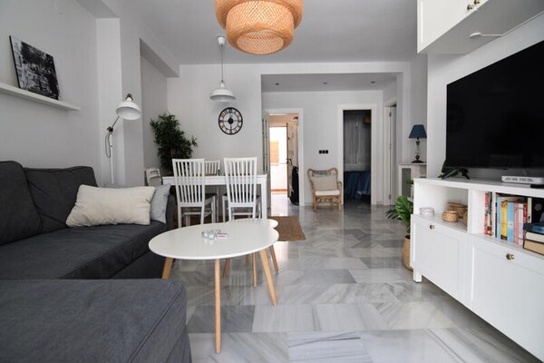 Stylish appartement in hartje Nerja, 50m van strand Playa Torrecilla - thumbnail 6