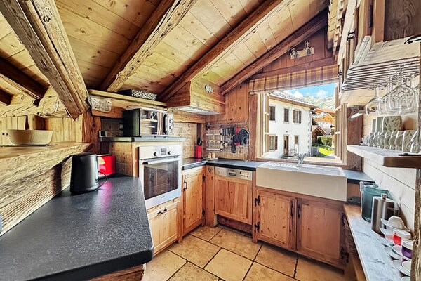 Authentiek gerenoveerd appartement voor 6 personen in het hart van Les Carroz - thumbnail 5