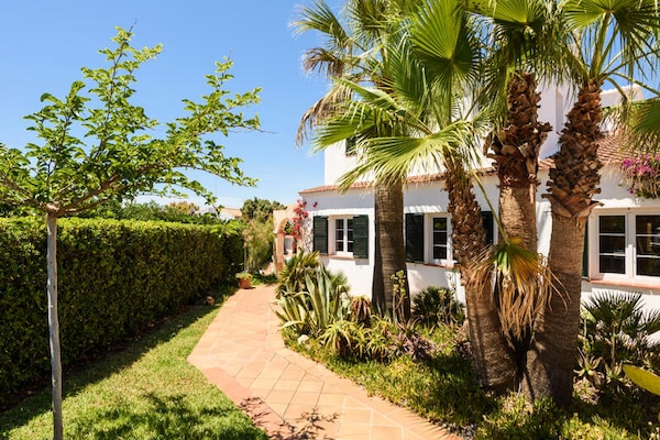 Privézwembad en rust in dit ruime appartement in Ciutadella de Menorca - thumbnail 4