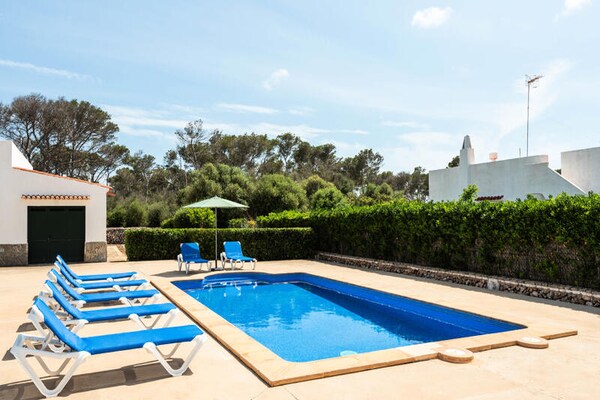 Ruim appartement voor 7 personen met tuin in Cala Blanca, Ciutadella - thumbnail 4