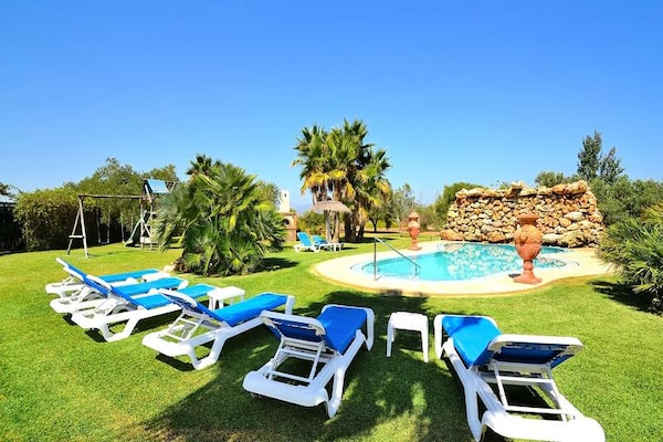 Ruime vakantievilla met zwembad nabij Can Picafort, Mallorca - thumbnail 3