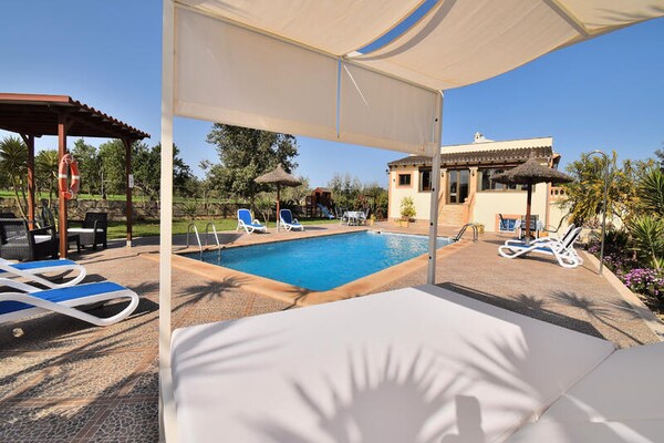 Ruim appartement op Mallorca met tuin, vlakbij Muro en stranden - thumbnail 3